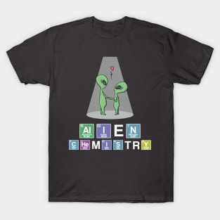 Cool Funny Couple Alien Chemistry Periodic Table Gift T-Shirt